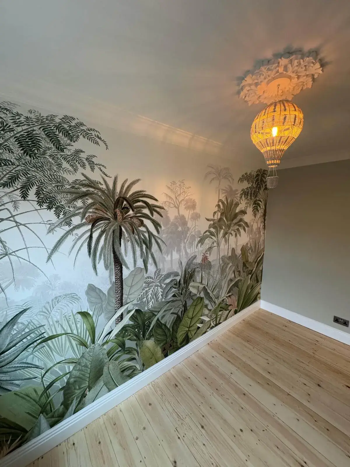 jungle on the side of wallpaper